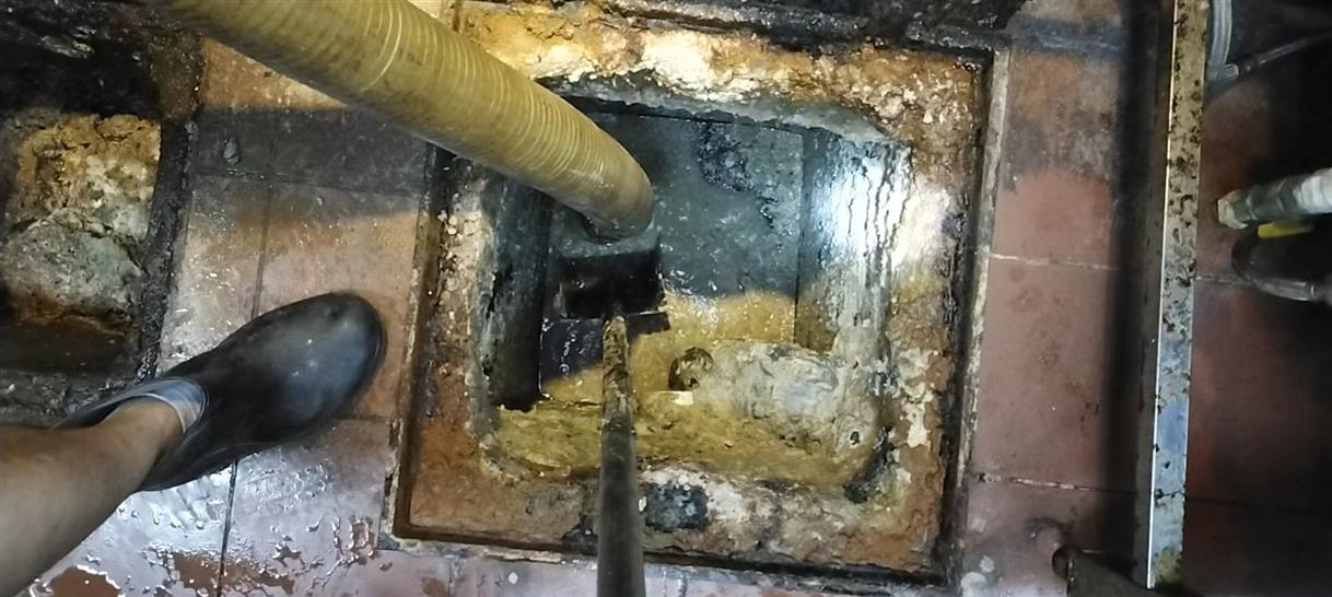 兴宾污水池清理一般都有毒气，怎么预防中毒呢？